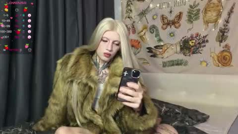 Michelle online show from November 12, 6:07 pm