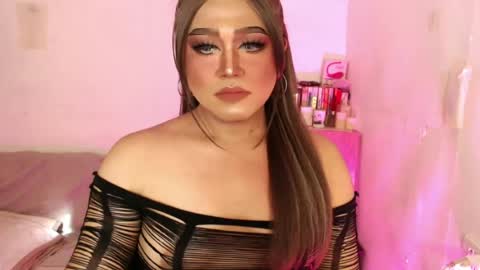 1lovelymess online show from July 2, 12:00 am