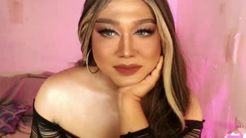 1lovelymess online show from July 6, 4:30 am
