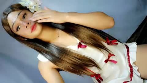 Kate flores online show from July 25, 4:05 pm
