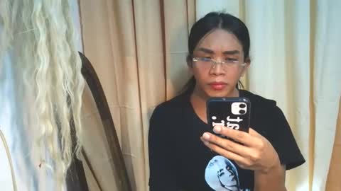 _karie_ online show from October 28, 1:53 pm