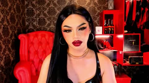 Raven Strauss online show from October 4, 9:04 pm