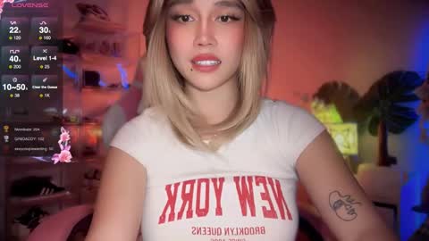 Snapshot of _nippleticklexxx chatting on September 25, 7:21 pm Lily online show from September 25, 7:21 pm