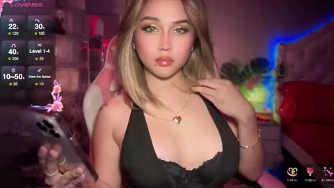 Snapshot of _nippleticklexxx chatting on October 10, 3:13 pm Lily online show from October 10, 3:13 pm