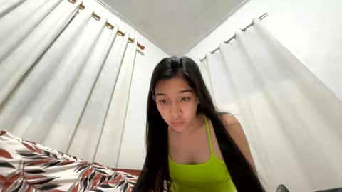 Snapshot of _s4brina chatting on October 28, 1:31 pm Sabrina online show from October 28, 1:31 pm