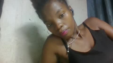 aadienne online show from April 16, 8:09 pm