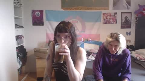 absintiliak online show from May 18, 5:18 pm