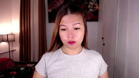 adorabletsforyouxx online show from April 3, 7:45 pm