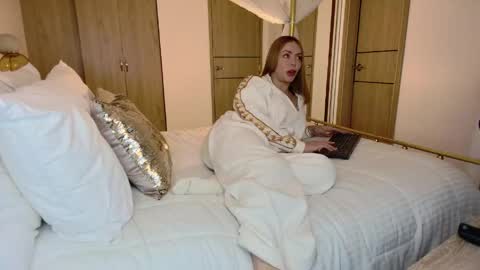 ALEJADOLLTS online show from April 17, 2:47 am