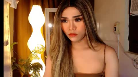 alenajones online show from March 22, 10:20 am