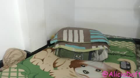 Alicia Aldara online show from April 15, 5:35 am