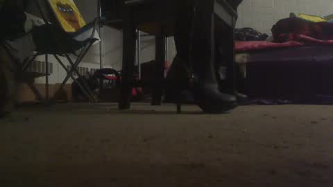 aliceleemcgee online show from January 1, 1:15 am