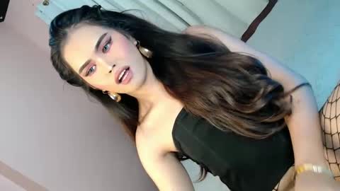 Snapshot of alove_too_last chatting on February 4, 1:59 pm LEXY online show from February 4, 1:59 pm