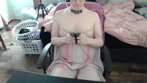 alyxiabewbs online show from April 2, 2:59 pm