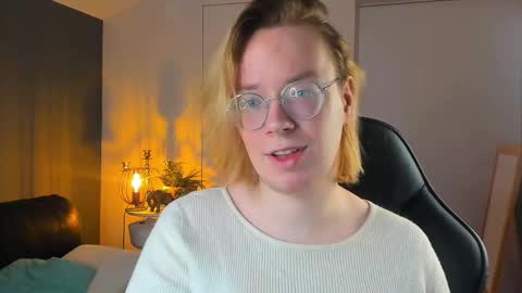 Hi im Amanda online show from October 18, 10:08 am