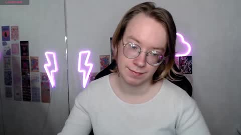 Hi im Amanda online show from April 11, 11:14 am