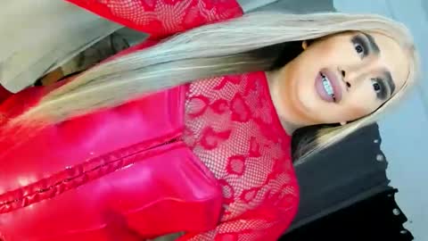 amandaflaire online show from October 28, 6:50 pm