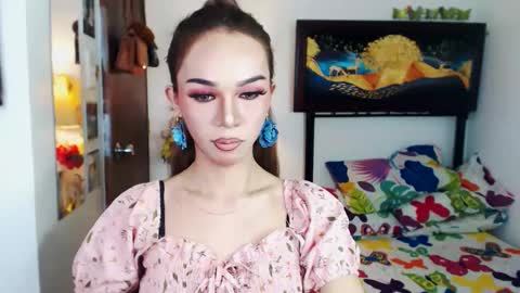 amiranastypie online show from December 25, 4:43 pm