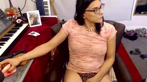 Trashely Gimpson online show from October 25, 6:25 pm