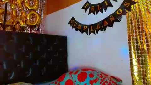 andrea andres couplehot online show from May 30, 9:29 am