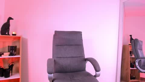 Angela Bonetti online show from October 18, 3:21 am