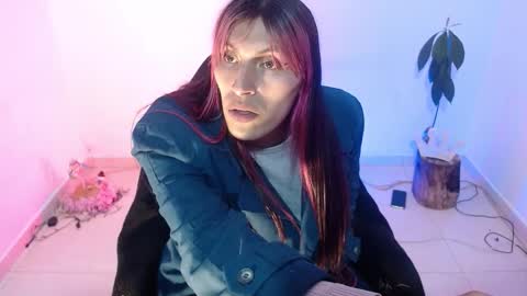 angele online show from November 18, 5:07 am