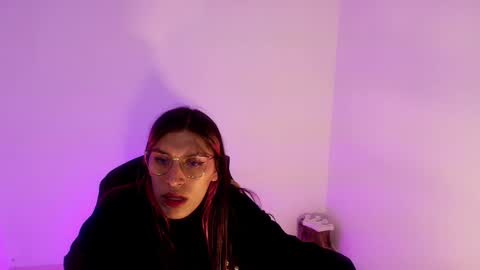 angele online show from February 23, 8:01 pm