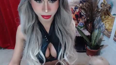 DIVINE ANGEL online show from February 15, 12:16 am
