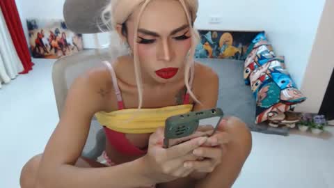 DIVINE ANGEL online show from November 11, 2:24 am