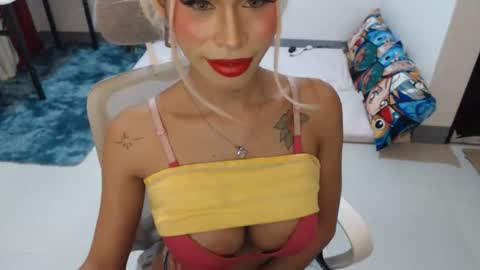 DIVINE ANGEL online show from February 15, 3:02 am