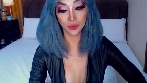 MS. AMALIA online show from November 9, 7:42 am