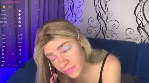 anjalin_sososok online show from March 1, 5:35 am