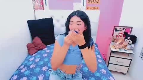 antonela_xx3 online show from April 7, 11:17 pm