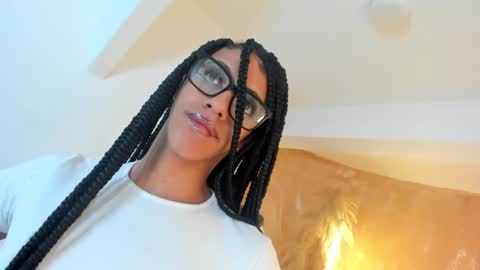 Snapshot of aprill_fox chatting on March 11, 4:32 am aprill_fox online show from March 11, 4:32 am