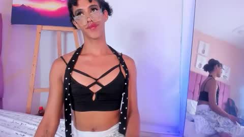 Snapshot of aprill_fox chatting on September 30, 9:04 pm aprill_fox online show from September 30, 9:04 pm