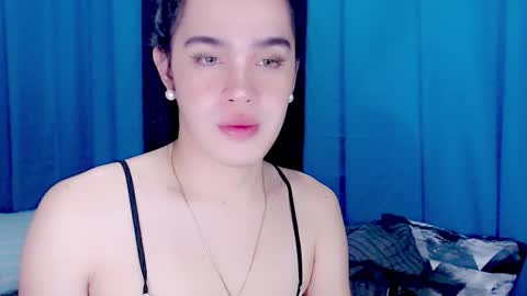 ARIANNE CUMS  online show from February 3, 8:25 pm