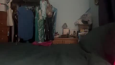 Snapshot of ariawestlove chatting on December 9, 6:02 am Aria online show from December 9, 6:02 am