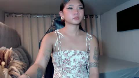 Rhea online show from February 15, 7:15 am