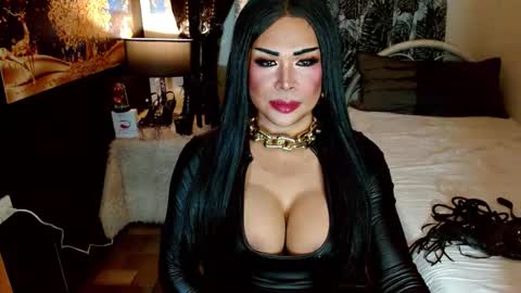 nicole online show from March 10, 6:55 pm