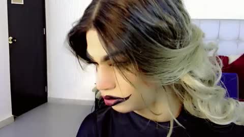 KENDALL online show from October 17, 8:34 pm