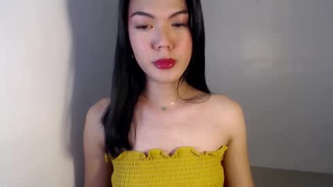 Snapshot of baddie_bunnyx chatting on January 14, 2:53 pm Hello  im your lovely Cheska online show from January 14, 2:53 pm