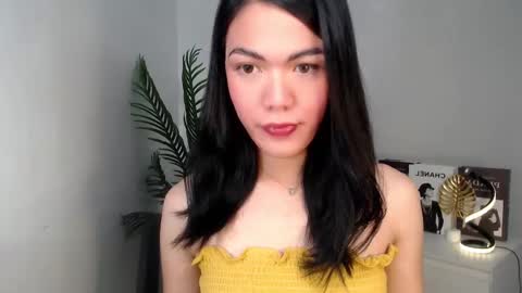 Snapshot of baddie_bunnyx chatting on January 25, 10:18 pm Hello  im your lovely Cheska online show from January 25, 10:18 pm