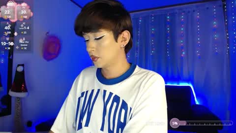          I work from home this is my room 3 online show from December 20, 10:05 am