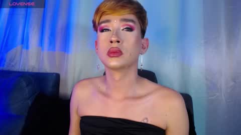          I work from home this is my room 3 online show from January 27, 7:35 am