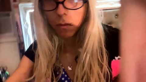 Snapshot of bimboslut666 chatting on October 28, 10:24 am bimboslut666 online show from October 28, 10:24 am