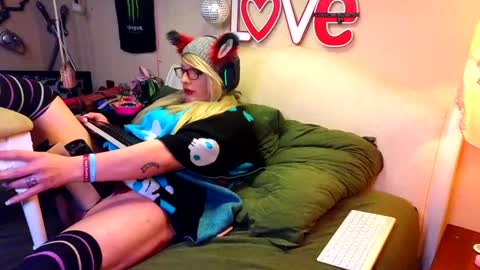 Blakely Morningstar   online show from January 22, 8:29 am