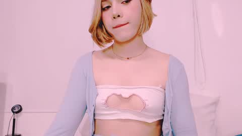 zoey  madisson 3 online show from December 10, 11:31 pm