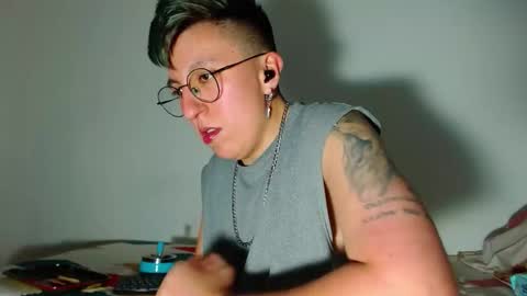 Edward ftm trans queerslave online show from December 2, 9:40 pm