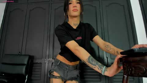 Angela Santini online show from December 9, 6:02 am