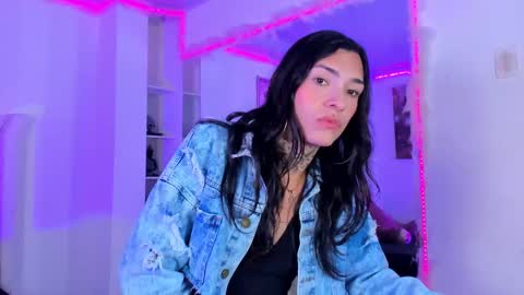  s online show from November 3, 6:56 am